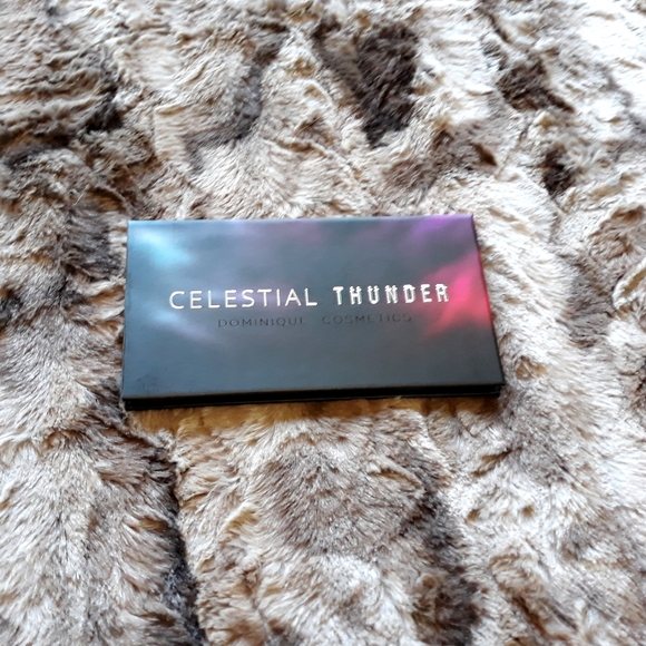 ✨SOLD✨Dlominique Cosmetics Eyeshadow palette - Picture 3 of 7